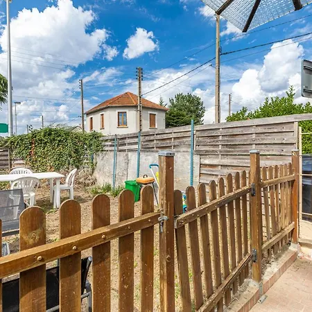 Lägenhet Guestready - A Simple Studio With A Garden Aulnay-sous-Bois